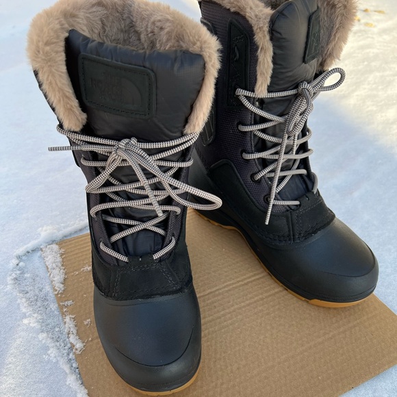 The North Face Women's Black Winter Boots sz 6.5-7 - Picture 2 of 11